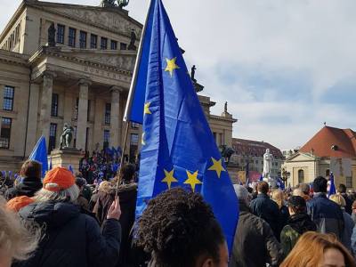 Links, modern sucht… ein klares Ja zu Europa